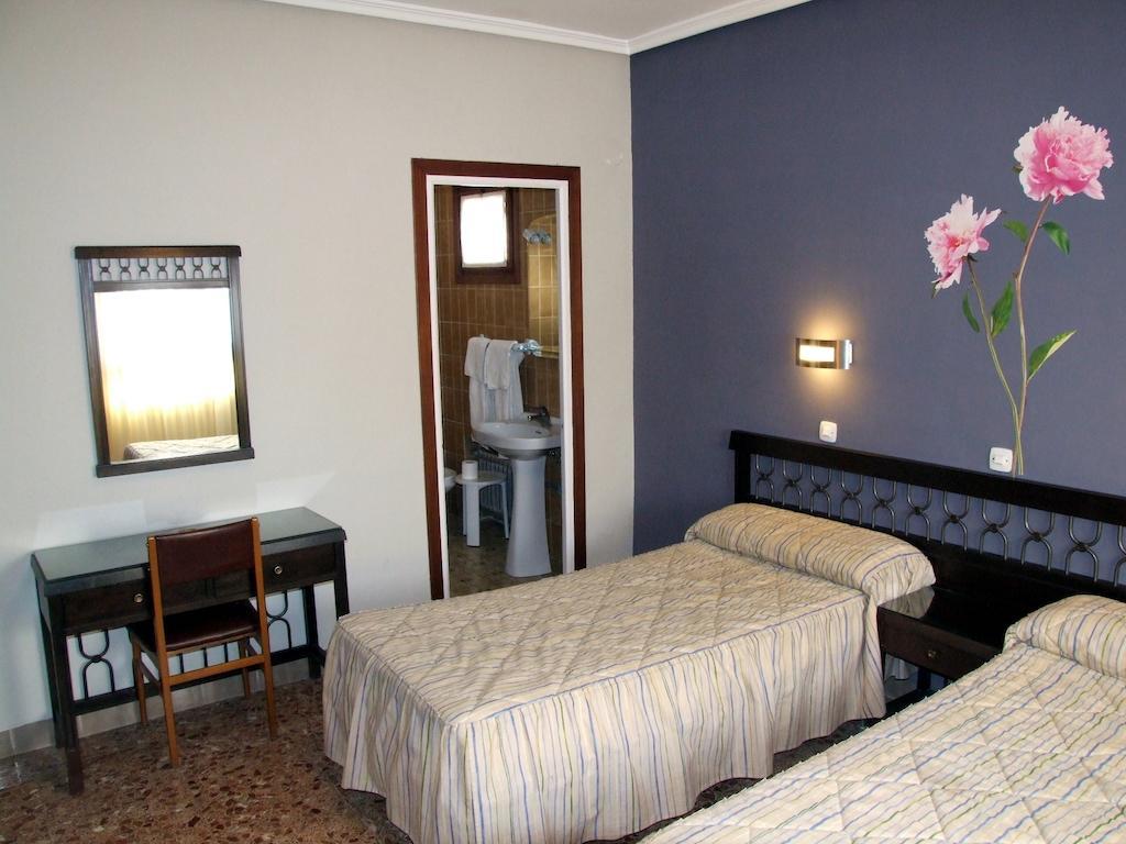 Hostal El Botero Монреаль-дель-Кампо Экстерьер фото
