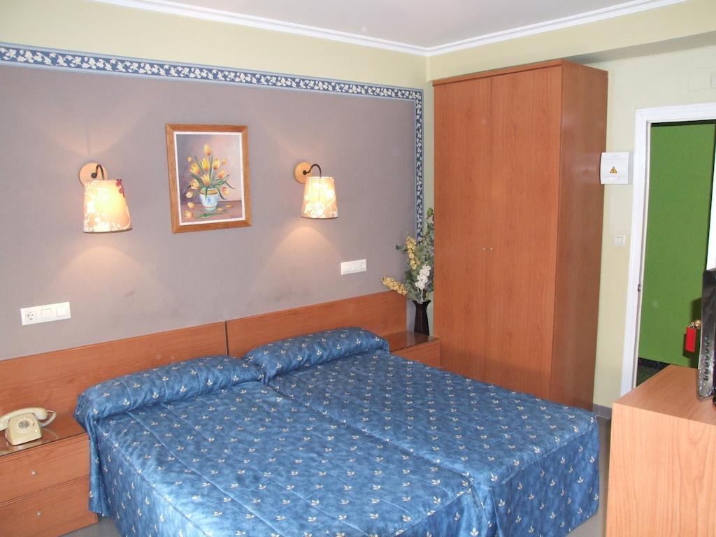 Hostal El Botero Монреаль-дель-Кампо Экстерьер фото